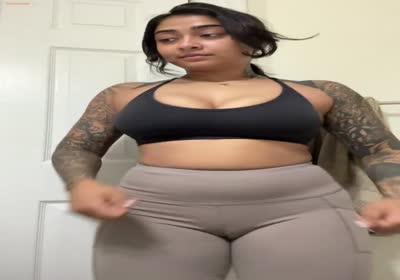 Open video #366 of cam model sweetkarmababy at Chaturbate