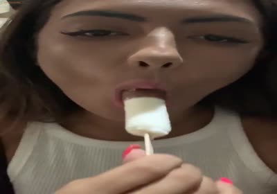 Open video #214 of cam model dariaa_doll at Chaturbate